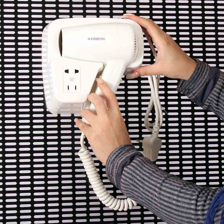 سشوار دیواری هوا دیائو در حال استفاده توسط کاربران