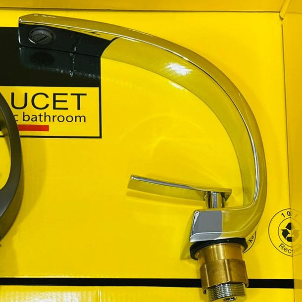 تصویر از رنگ طلایی