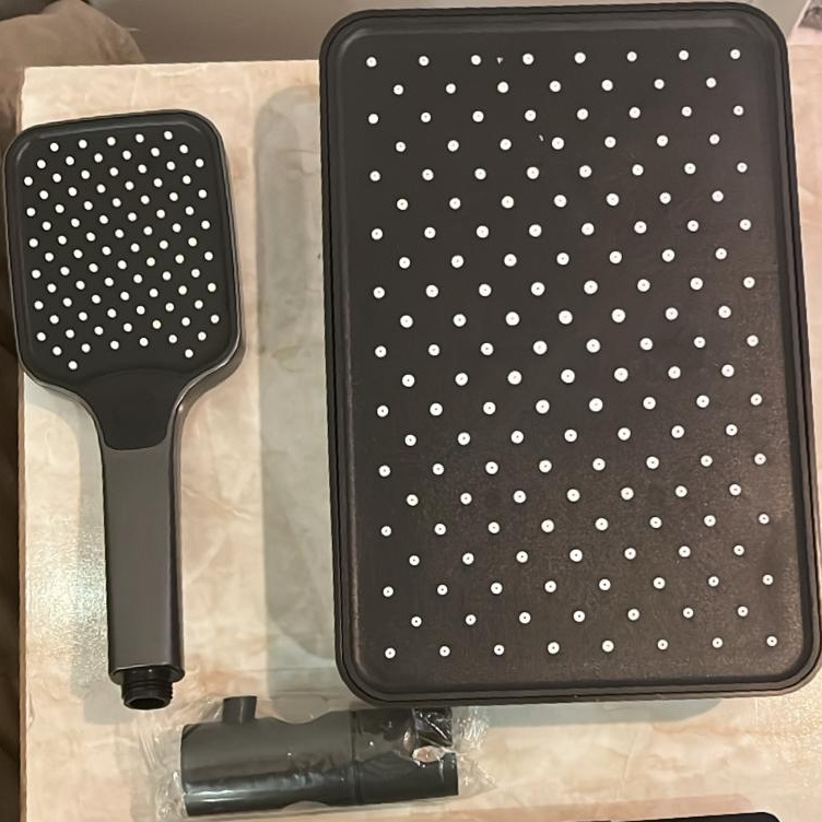 دوش بارانی به همراه دوش تلفنی